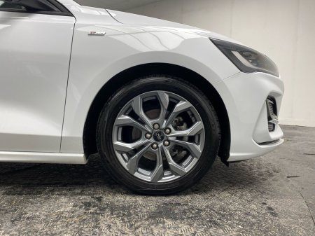 2024 Ford Focus - thumbnail 5