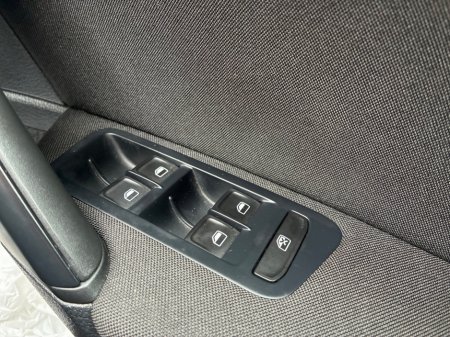 2014 Volkswagen Golf - thumbnail 15