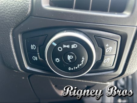 2017 Ford Focus - thumbnail 12