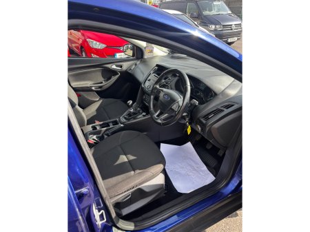 2015 Ford Focus - thumbnail 6