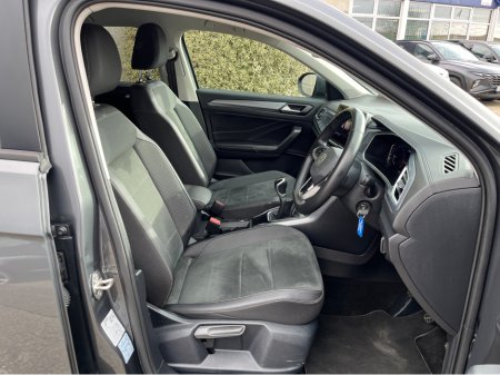 2024 Volkswagen T-Roc - thumbnail 10