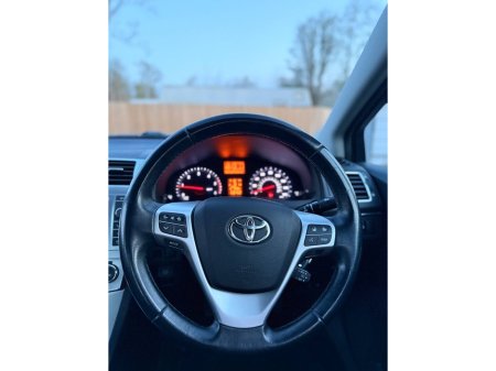 2012 Toyota Avensis - thumbnail 34