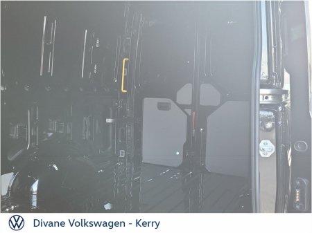 2026 Volkswagen Crafter HIGHLINE 177BHP 4 MOTION AUTOMATIC MWB 35 €69,000 thumbnail