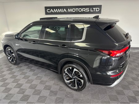 2022 Mitsubishi Outlander - thumbnail 2