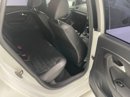 2016 Volkswagen Polo - thumbnail 14