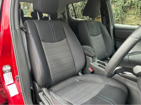 2019 Nissan Leaf - thumbnail 16