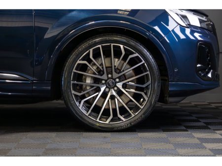 2025 Audi Q7 Q7 55 TFSI e 394PS quattro S line tip €91,950 thumbnail