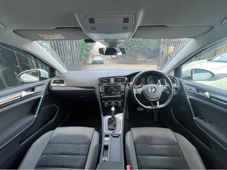 2017 Volkswagen Golf DBA-6RCJZ €16,500 thumbnail