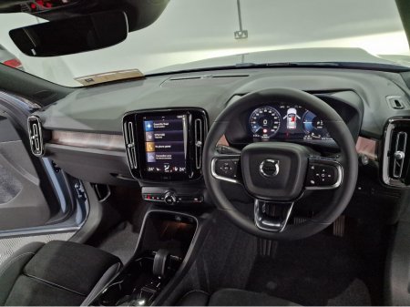 2023 Volvo XC40 T4 PLUS DARK RECHARGE AUTOMATIC **ONE OWNER / APPLE CARPLAY / CRUISE CONTROL / ELECTRIC BOOTLID / HEATED FRONT & REAR SEATS / HEATED STEERING WHEEL / 360 DEGREE CAMERA / WIRELESS PHONE CHARGING** €38,900 thumbnail