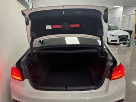 2017 BMW 5 Series  €21,850 thumbnail