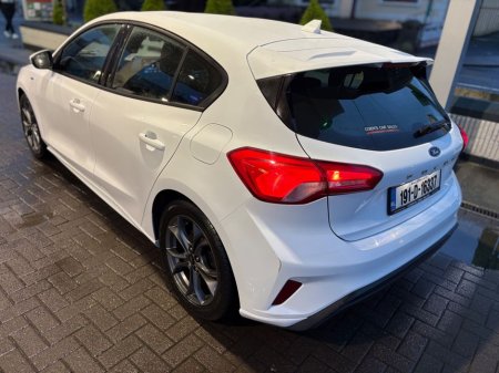 2019 Ford Focus - thumbnail 10