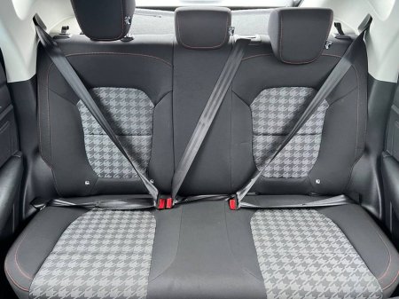 2023 MG ZS 73KWH // LONG RANGE MODEL // VERY LOW MILEAGE // APPLE CARPLAY/ANDROID AUTO €22,900 thumbnail