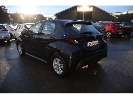 2024 Toyota Yaris LUNA 5dr Manual Great Spec! €19,995 thumbnail