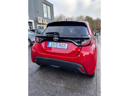 2023 Toyota Yaris - thumbnail 8