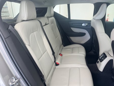 2020 Volvo XC40 - thumbnail 18