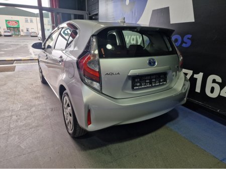 2017 Toyota Aqua - thumbnail 7