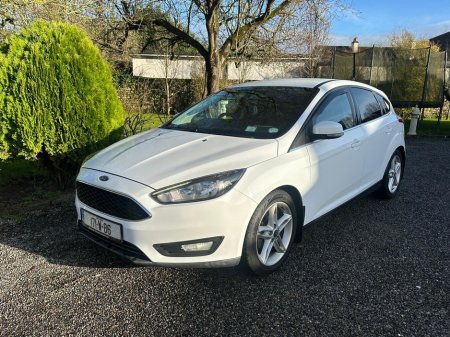 2017 Ford Focus - thumbnail 14