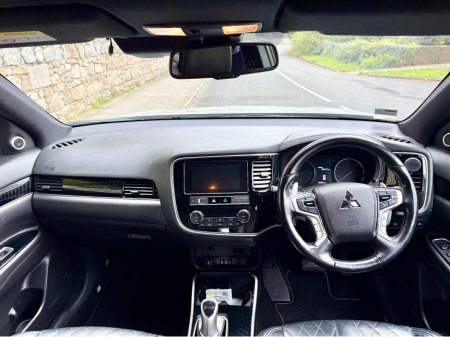 2019 Mitsubishi Outlander - thumbnail 19