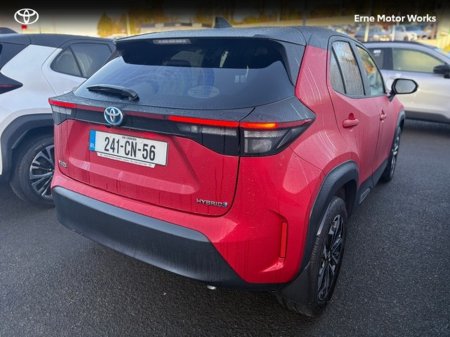 2024 Toyota Yaris Cross YARIS CROSS LUNA SPORT €30,950 thumbnail