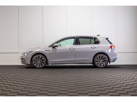 2023 Volkswagen Golf 2.0 TDI 115HP Style €28,450 thumbnail