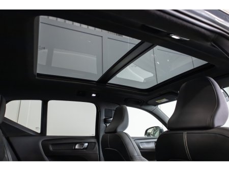 2023 Volvo XC40 BEV 231hp Ultimate €31,950 thumbnail