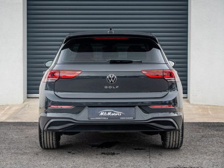 2023 Volkswagen Golf - view 4