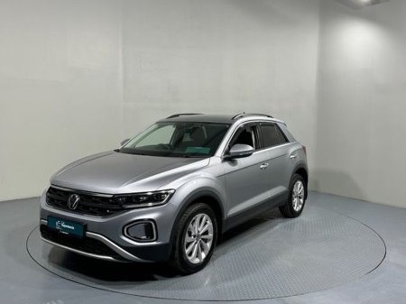 2025 Volkswagen T-Roc - thumbnail 3