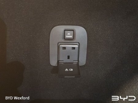 2023 Mazda CX-60 2.5P PHEV TAKUMI CON-P DRI-P AT €41,975 thumbnail