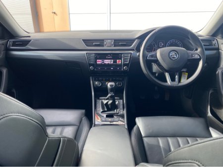 2016 Skoda Superb - thumbnail 3