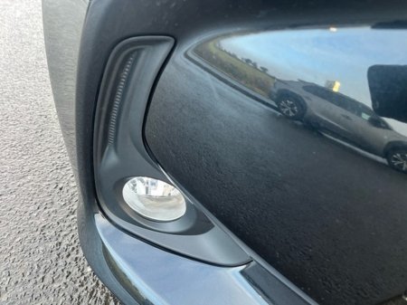 2024 Toyota Yaris YARIS 1.5 LUNA SPORT €25,950 thumbnail