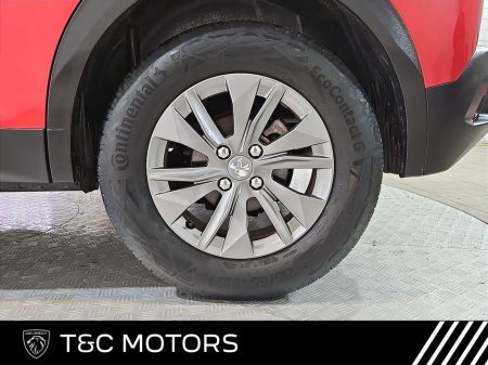 2021 Peugeot 2008 - thumbnail 15