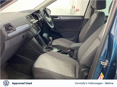 2023 Volkswagen Tiguan - thumbnail 4