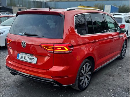 2016 Volkswagen Touran R-LINE 1.4L Petrol Automatic (0036) €17,995 thumbnail