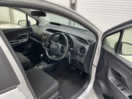 2019 Toyota Yaris - thumbnail 9