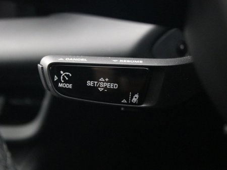 2025 Porsche Macan Electric €88,000 thumbnail