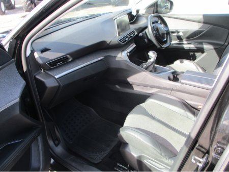 2018 Peugeot 5008 - thumbnail 3