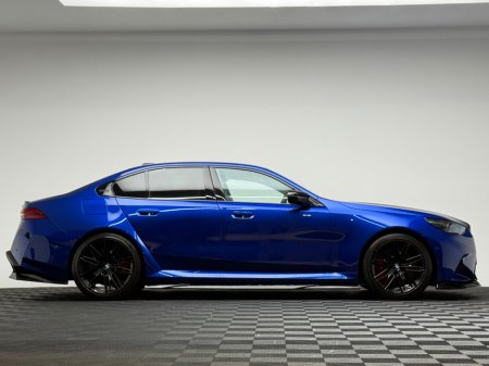 2025 BMW M5 - thumbnail 8