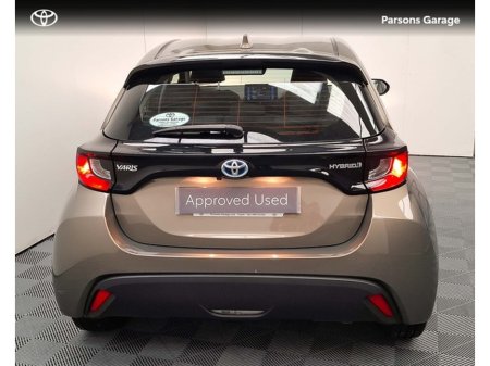 2024 Toyota Yaris YARIS 1.5 HYBRID LUNA €24,995 thumbnail