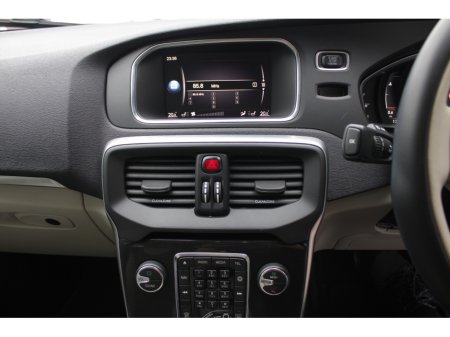 2018 Volvo V40 - thumbnail 13