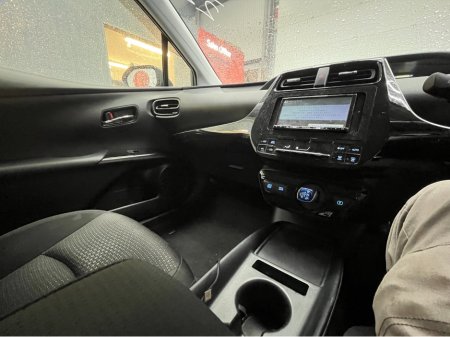 2022 Toyota Prius - thumbnail 16