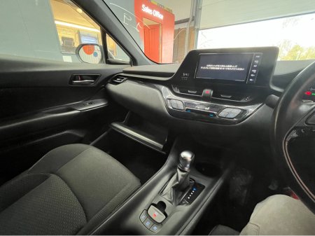 2019 Toyota C-HR €19950 2019 TOYOTA C-HR S LED PACKAGE 1.8 AUTOMATIC / CRUISE CONTROL AND MORE €19,950 thumbnail