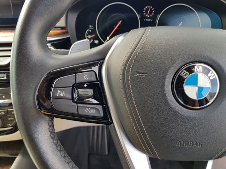 2019 BMW 5 Series - thumbnail 17