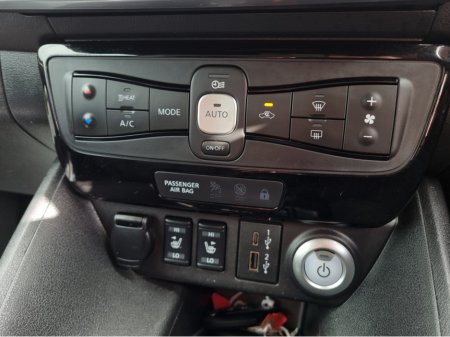 2021 Nissan Leaf - thumbnail 22