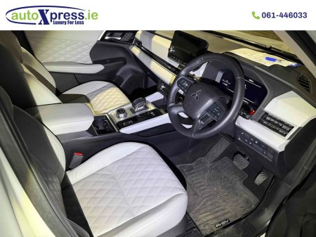 2022 Mitsubishi Outlander - thumbnail 6