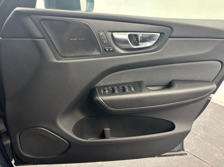 2024 Volvo XC60 - thumbnail 11