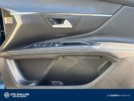 2025 Peugeot 5008 - thumbnail 16