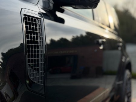 2025 Land Rover Defender - thumbnail 8