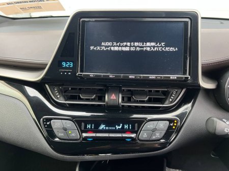 2018 Toyota C-HR G-LED EDITION 1.8 HYBRID // HEATED SEATS // DIAMOND CUT ALLOYS // ADAPTIVE CRUISE CONTROL €19,900 thumbnail