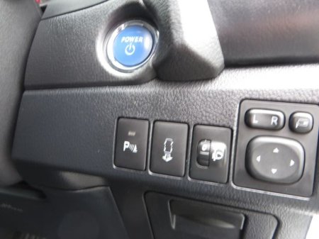 2015 Toyota Auris 1.8 HYBRID 5DR LUX €10,950 thumbnail