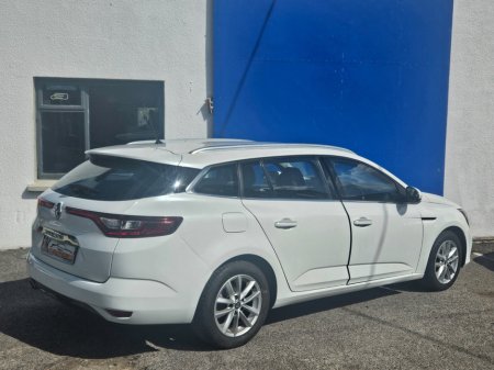 2017 Renault Megane 1.5 dCi 110 DYNAMIQUE NAV €9,950 thumbnail